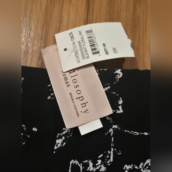 NWT Philosophy Floral Black and White Women's Skirt - Picture 3 of 8